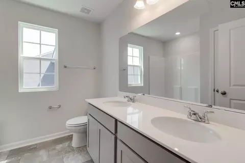 Bath - 6011 Edgemont Ct, Elgin, SC 29045 photo 3 of 3