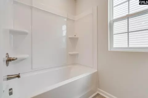 Bath - 6011 Edgemont Ct, Elgin, SC 29045 photo 5 of 5