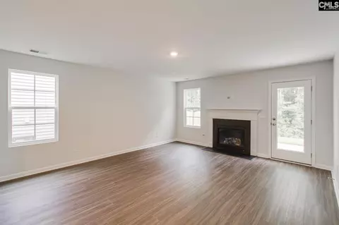 Living - 6011 Edgemont Ct, Elgin, SC 29045 photo 2 of 5