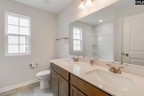 Bath - 6011 Edgemont Ct, Elgin, SC 29045 photo 4 of 5