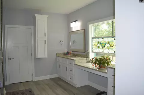 Bath - 1759 Lake Rd, Ridgeway, SC 29130 photo 2 of 6