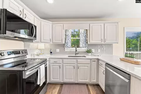 Kitchen - 447 Edgewater Dr, Prosperity, SC 29127 photo 2 of 3