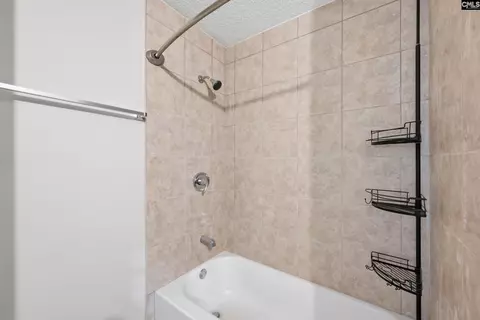 Bath - 947 Ben Franklin Rd, Gilbert, SC 29054 photo 3 of 8