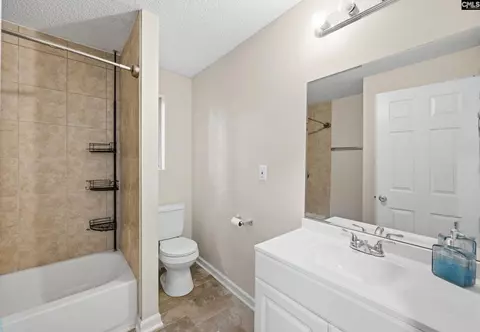 Bath - 947 Ben Franklin Rd, Gilbert, SC 29054 photo 2 of 8