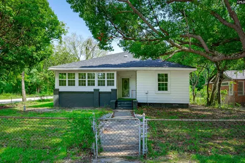 822 Chesnut St, Camden, SC 29020