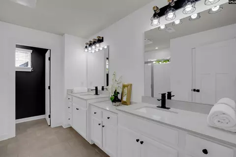 Bath - 1198 Beechfern Cir, Elgin, SC 29045 photo 2 of 4