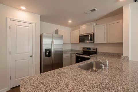 Kitchen - 224 Wall St, Summerville, SC 29154 photo 1 of 2