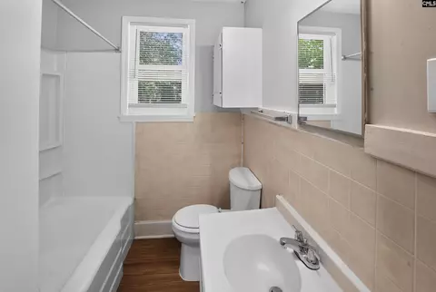 Bath - 1118 Summerland Dr, Cayce, SC 29033 photo 2 of 5