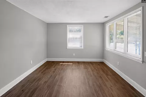 Living - 1118 Summerland Dr, Cayce, SC 29033 photo 3 of 6