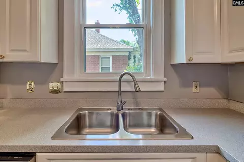 Kitchen - 529 Michaelmas Ave, Cayce, SC 29033 photo 4 of 5