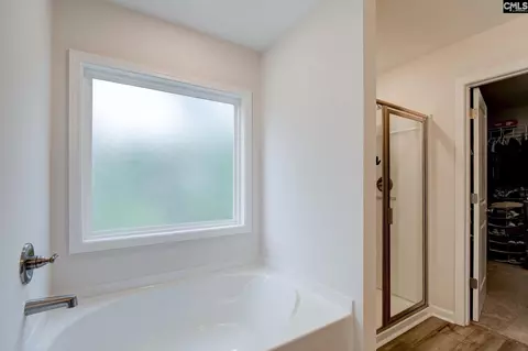 Bath - 662 Barfield Rd, Elgin, SC 29045 photo 2 of 3
