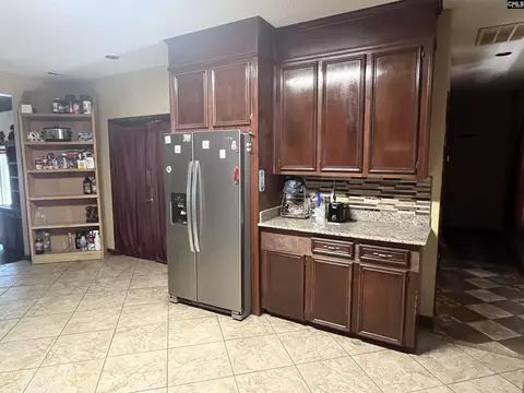 Kitchen - 210 Hutto Hl, Gilbert, SC 29054 photo 4 of 4