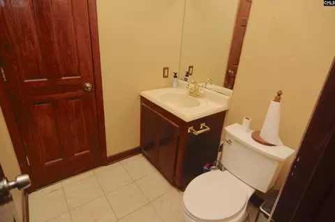 Bath - 210 Hutto Hl, Gilbert, SC 29054 photo 1 of 5