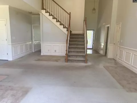 Living - 1540 Ross Rd, Elgin, SC 29045 photo 4 of 6