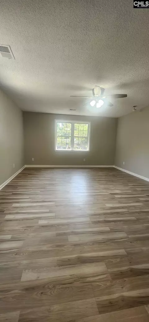 Living - 271 Gamble St, Sumter, SC 29150 photo 2 of 2