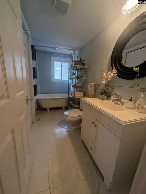 Bath - 103 Greybeard Ln, Lexington, SC 29072 photo 1 of 3