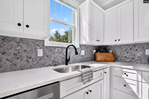Kitchen - 2215 Porter Rd, Cassatt, SC 29032 photo 7 of 8