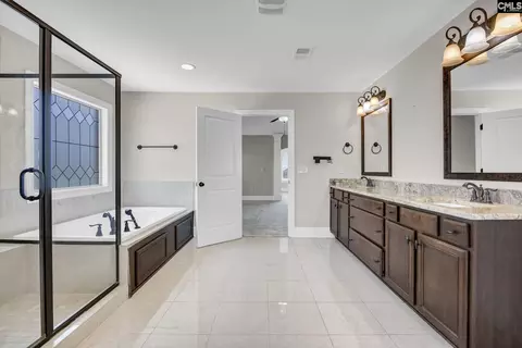 Bath - 717 Broad Leaf Dr, Elgin, SC 29045 photo 5 of 7