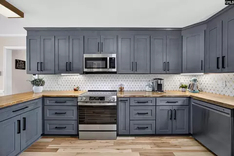 Kitchen - 5377 Hunts Mill Rd, Chesterfield, SC 29709 photo 5 of 6