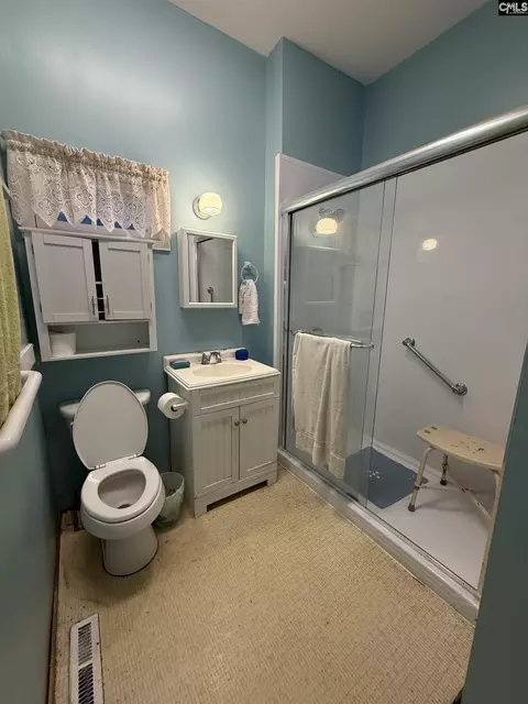 Bath - 200 Watson St, Ridge Spring, SC 29129 photo 1 of 1