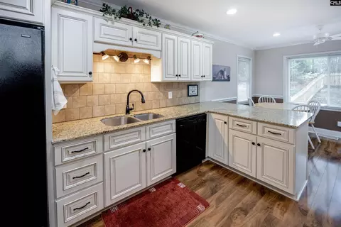 Kitchen - 103 Longleaf Dr, Cayce, SC 29033 photo 4 of 4