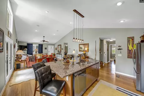 Kitchen - 2068 Blacksgate E, Prosperity, SC 29127 photo 3 of 3