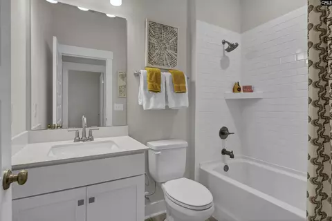 Bath - 640 Falling Leaf Ln, Chapin, SC 29036 photo 7 of 7
