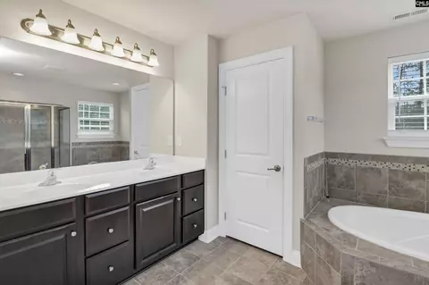 Bath - 1024 Beechfern Cir, Elgin, SC 29045 photo 2 of 7