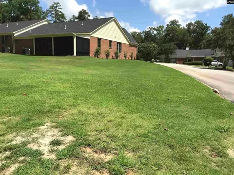 125 Devon Park Dr, Greenwood, SC 29649
