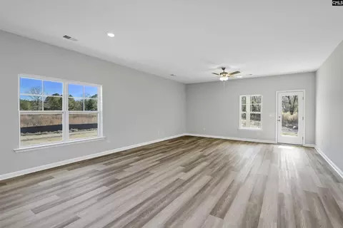 Living - 141 Middlesex Ct, Lugoff, SC 29078 photo 1 of 2