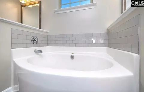 Bath - 160 Niblick Dr, Sumter, SC 29154 photo 5 of 8