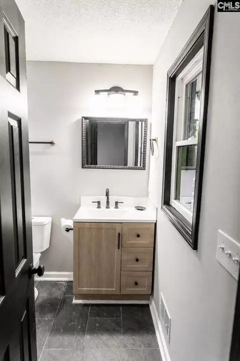 Bath - 2037 Windsor Dr, Cayce, SC 29033 photo 6 of 8