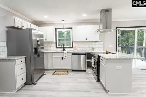 Kitchen - 2037 Windsor Dr, Cayce, SC 29033 photo 4 of 4
