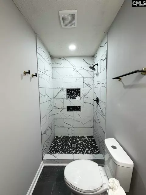 Bath - 2037 Windsor Dr, Cayce, SC 29033 photo 8 of 8