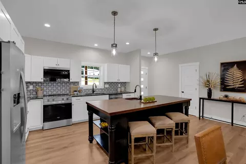 Kitchen - 1111 Seagull Ln, Prosperity, SC 29127 photo 3 of 4