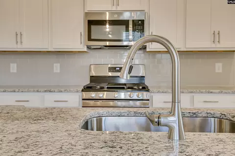 Kitchen - 829 Huxley Ln, Elgin, SC 29045 photo 4 of 7