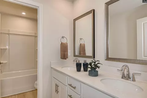 Bath - 829 Huxley Ln, Elgin, SC 29045 photo 3 of 7