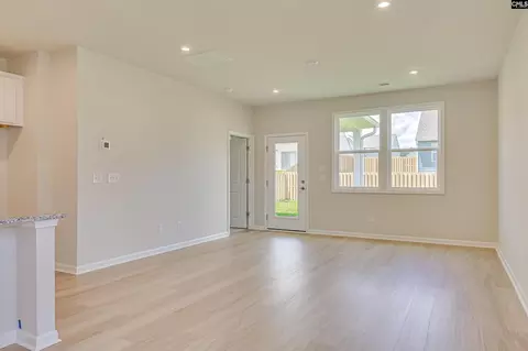 Living - 829 Huxley Ln, Elgin, SC 29045 photo 3 of 6
