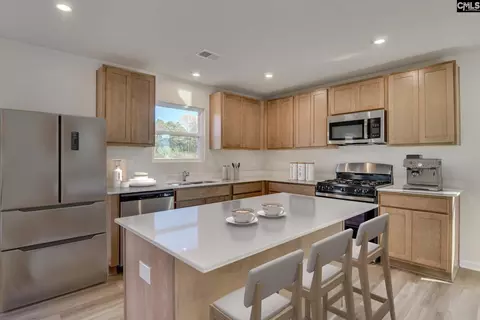 209 Kingfield Dr, Hopkins, SC 29061