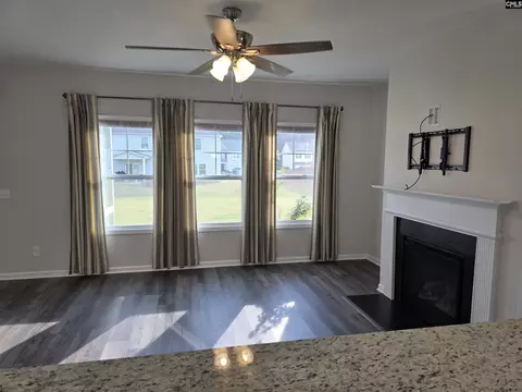 Living - 13 Brake Ct, Elgin, SC 29045 photo 2 of 3