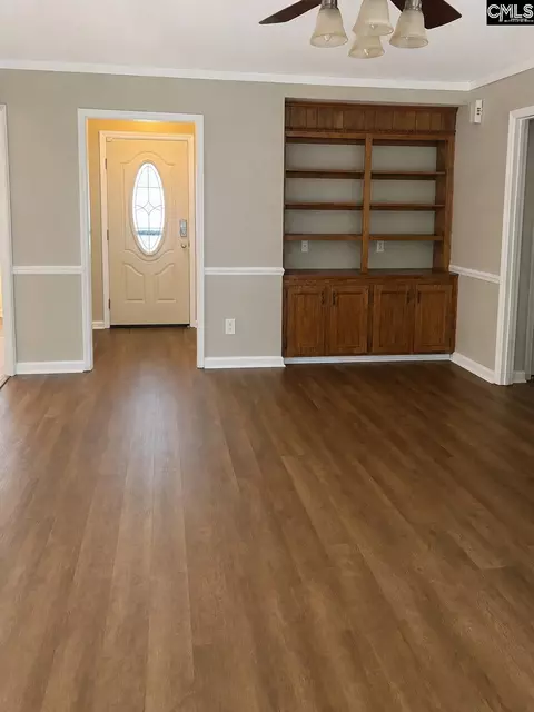 Living - 40 Sunhurst Ct, Sumter, SC 29154 photo 3 of 6