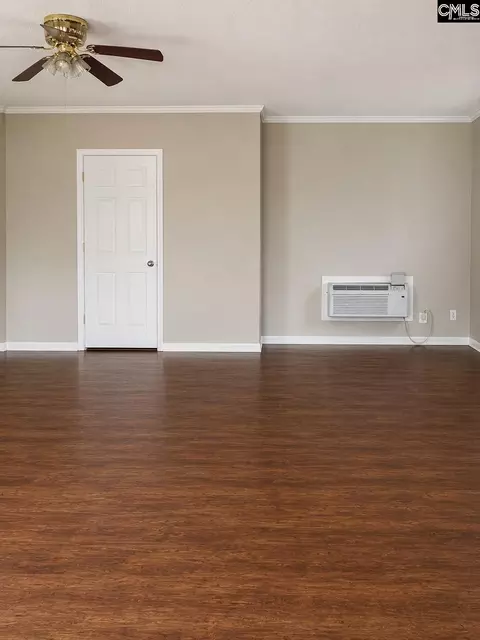 Living - 40 Sunhurst Ct, Sumter, SC 29154 photo 6 of 6