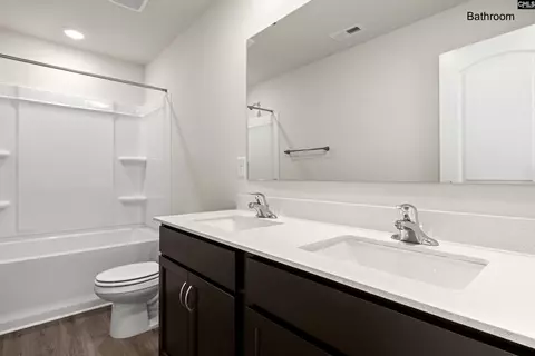 Bath - 1725 Evans Dr, Lancaster, SC 29720 photo 2 of 2