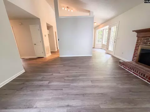 Living - 21 Glenhawk Loop, Irmo, SC 29063 photo 3 of 4