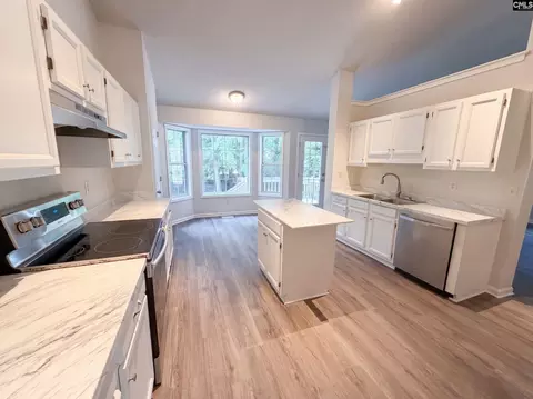 Kitchen - 21 Glenhawk Loop, Irmo, SC 29063 photo 1 of 2