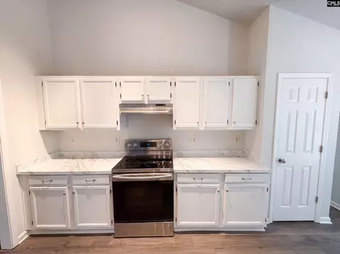 Kitchen - 21 Glenhawk Loop, Irmo, SC 29063 photo 2 of 2