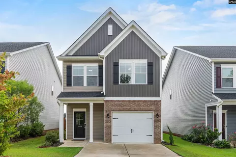 1054 Crescent Moon Loop, Hopkins, SC 29061