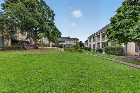 3600 Chateau Dr #K-142, Columbia, SC 29204