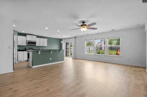 557 Rusting Oak Dr, Columbia, SC 29209