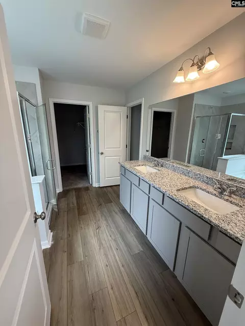 Bath - 133 Pemberton Dr, Elgin, SC 29045 photo 2 of 4
